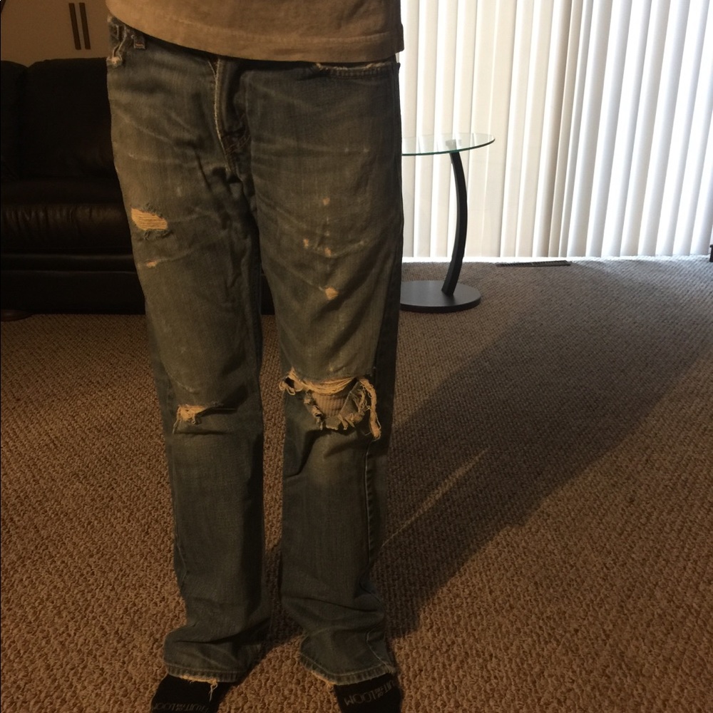 Levi’s distressed jean - Picture 3 of 4